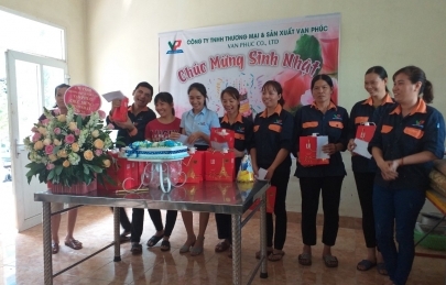 The Executive Board of the Trade Union celebrates the birthdays of employees